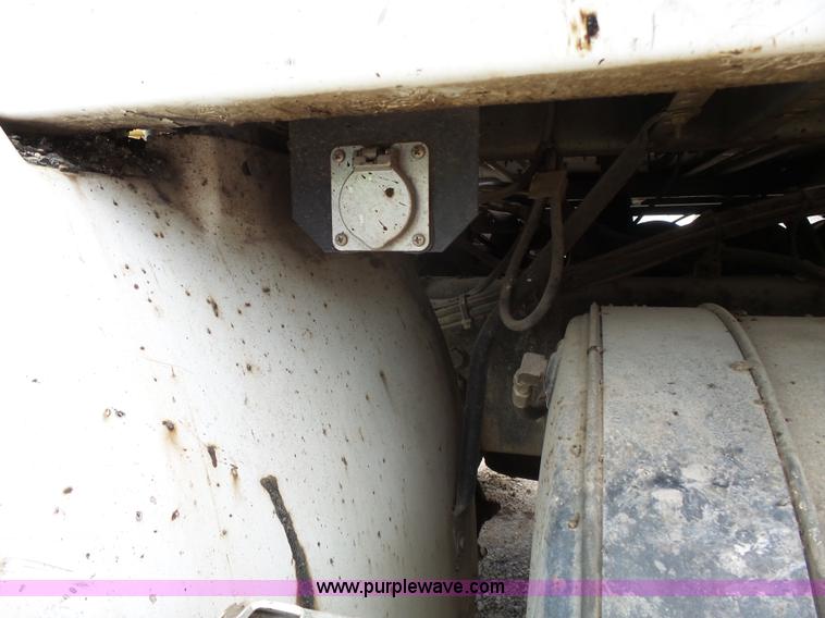 image for item J4139 1999 Volvo WG Akzo Nobel slurry truck