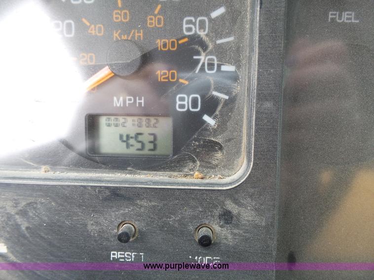 image for item J4139 1999 Volvo WG Akzo Nobel slurry truck