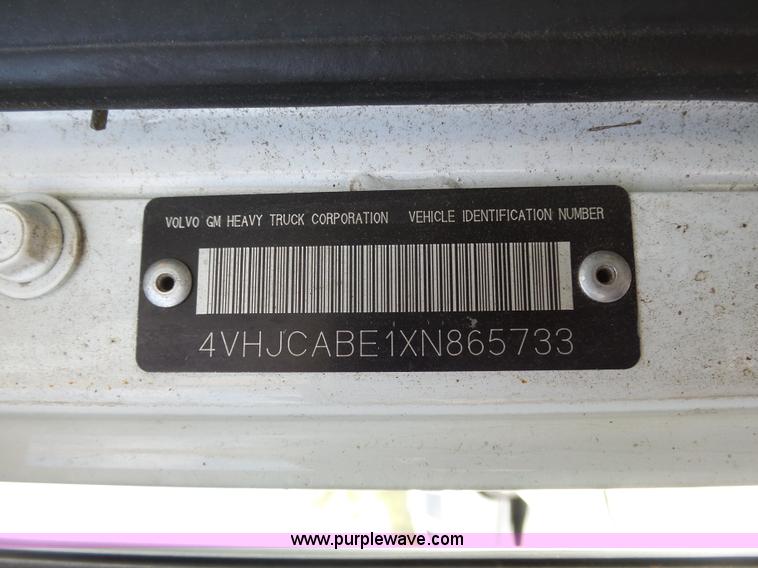 image for item J4139 1999 Volvo WG Akzo Nobel slurry truck