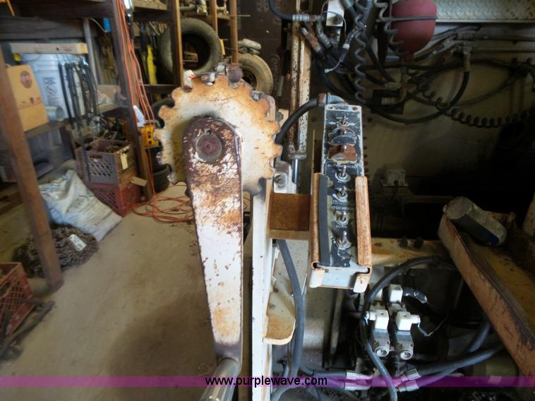 image for item J4961 Cedarapids CR551 hot mix asphalt spreader