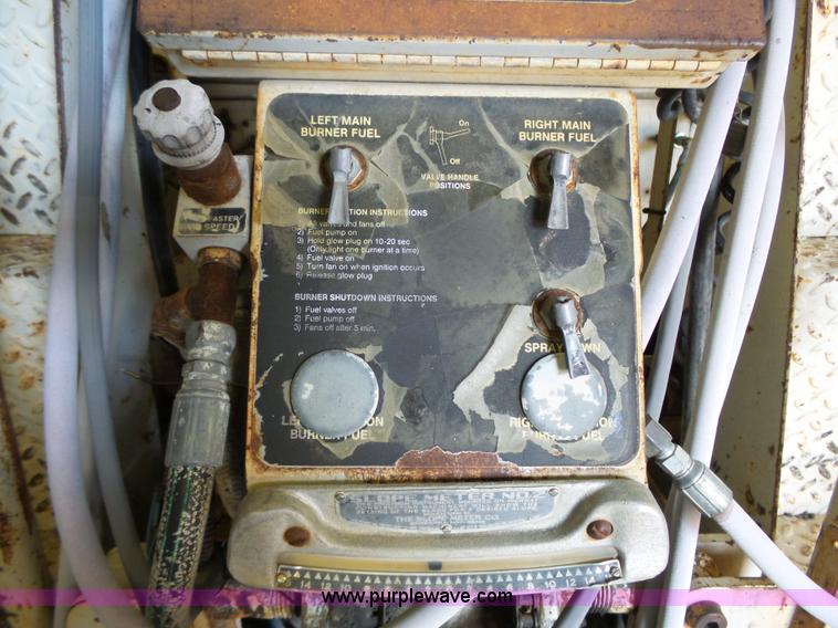 image for item J4961 Cedarapids CR551 hot mix asphalt spreader