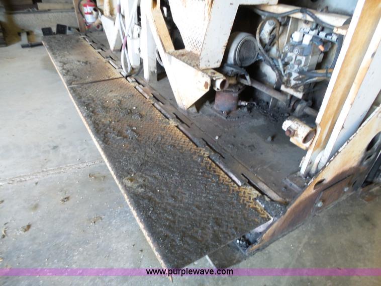 image for item J4961 Cedarapids CR551 hot mix asphalt spreader