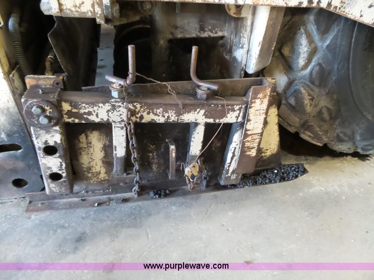 image for item J4961 Cedarapids CR551 hot mix asphalt spreader