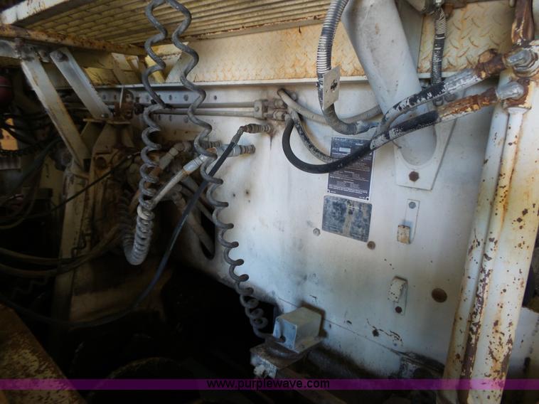 image for item J4961 Cedarapids CR551 hot mix asphalt spreader