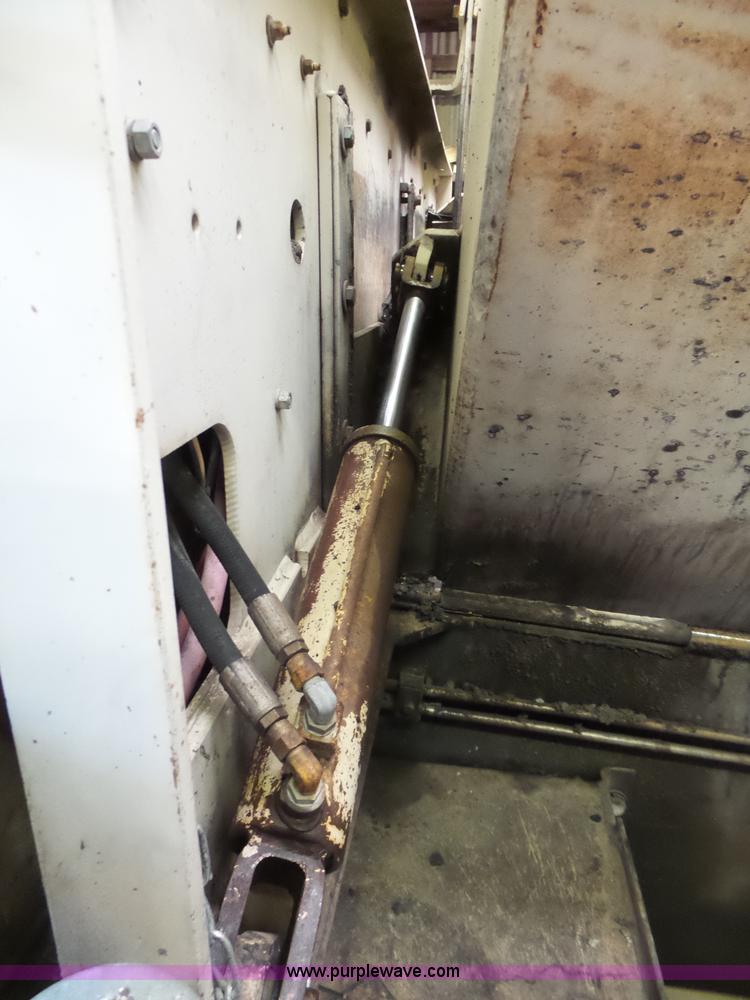 image for item J4961 Cedarapids CR551 hot mix asphalt spreader