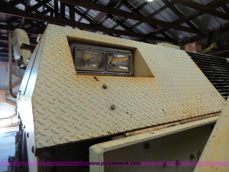 image for item J4961 Cedarapids CR551 hot mix asphalt spreader