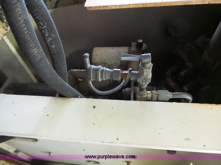 image for item J4961 Cedarapids CR551 hot mix asphalt spreader