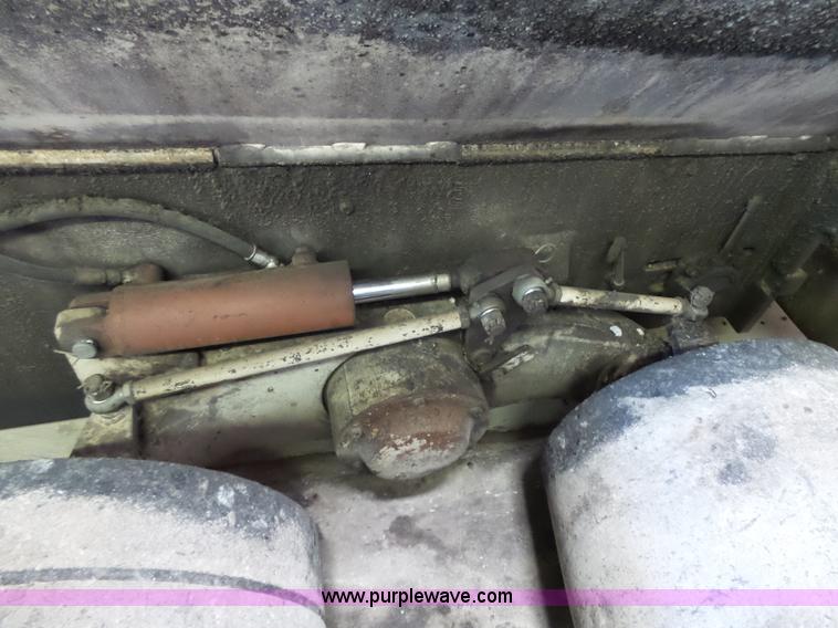 image for item J4961 Cedarapids CR551 hot mix asphalt spreader