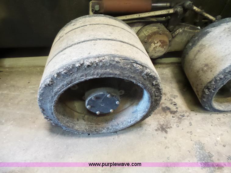 image for item J4961 Cedarapids CR551 hot mix asphalt spreader