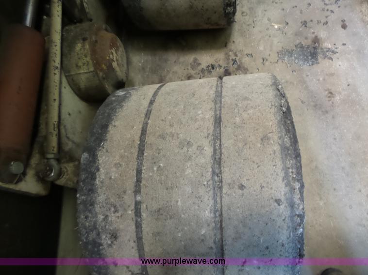 image for item J4961 Cedarapids CR551 hot mix asphalt spreader