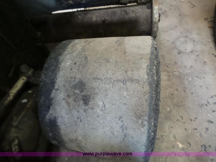 image for item J4961 Cedarapids CR551 hot mix asphalt spreader