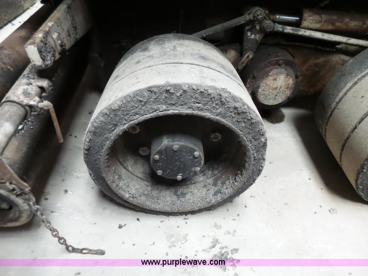 image for item J4961 Cedarapids CR551 hot mix asphalt spreader