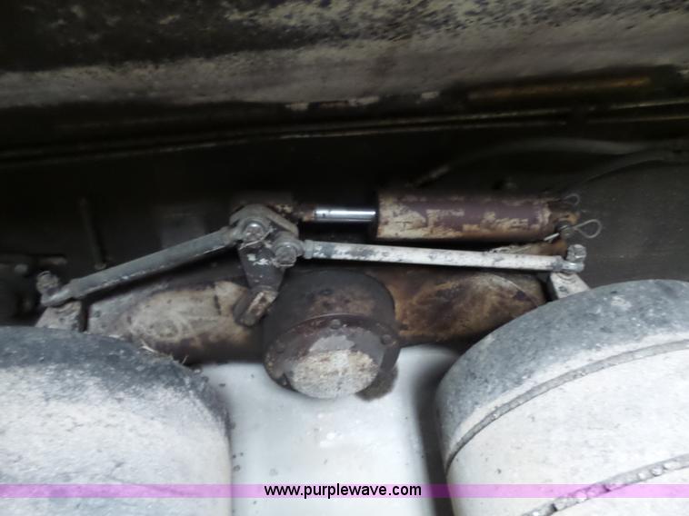 image for item J4961 Cedarapids CR551 hot mix asphalt spreader