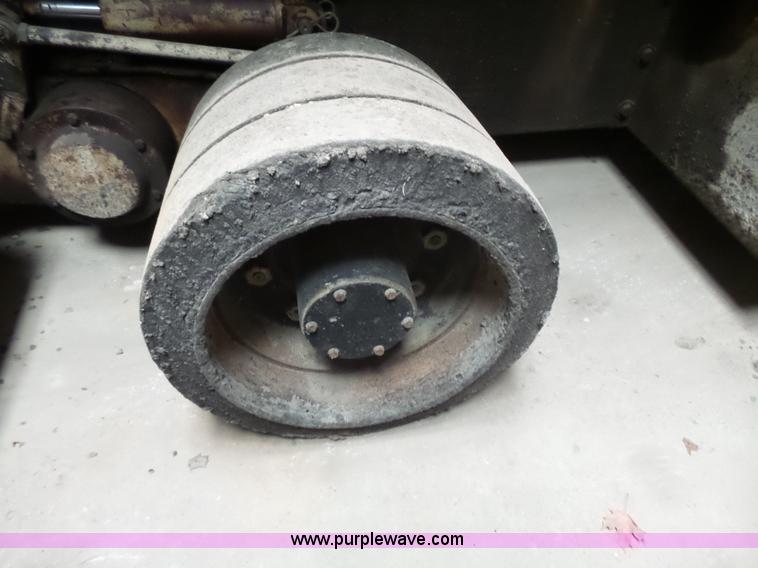 image for item J4961 Cedarapids CR551 hot mix asphalt spreader