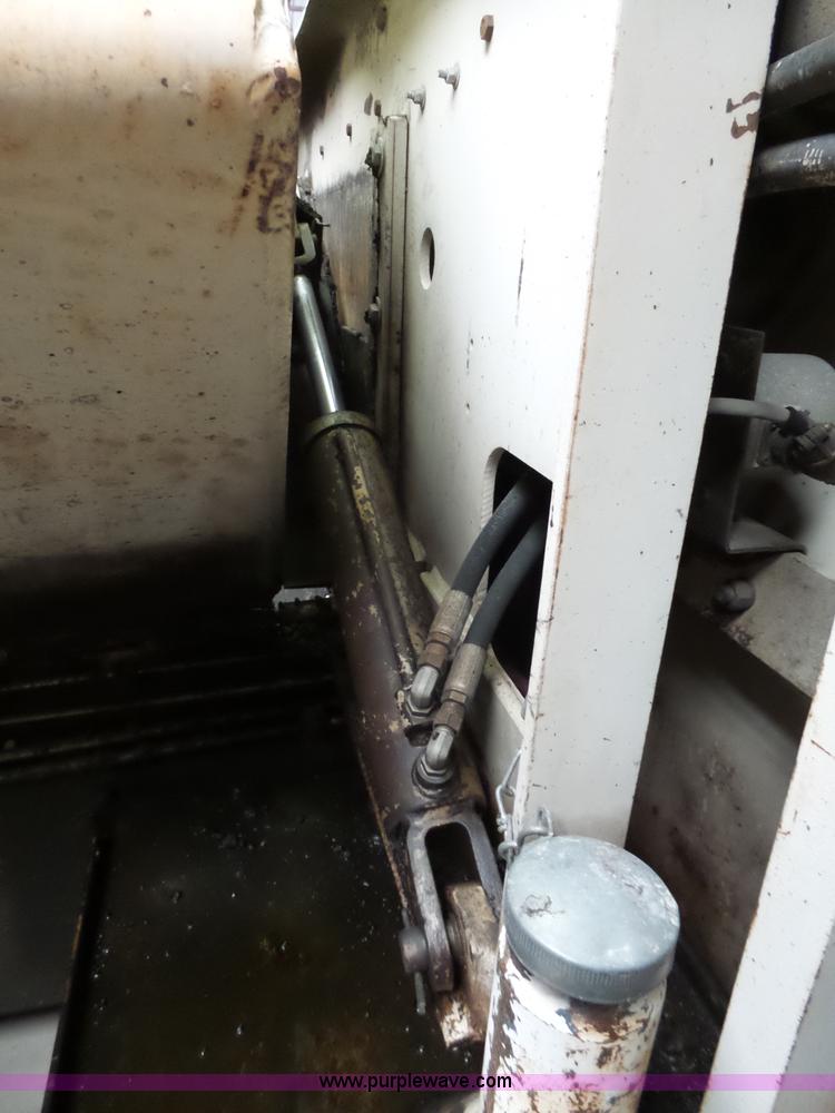 image for item J4961 Cedarapids CR551 hot mix asphalt spreader