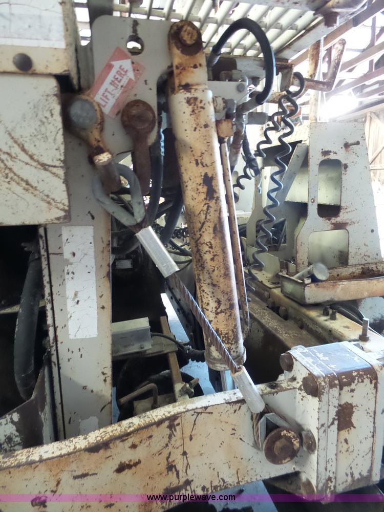 image for item J4961 Cedarapids CR551 hot mix asphalt spreader