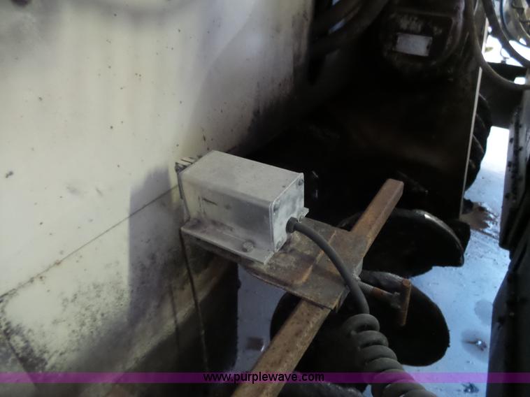 image for item J4961 Cedarapids CR551 hot mix asphalt spreader