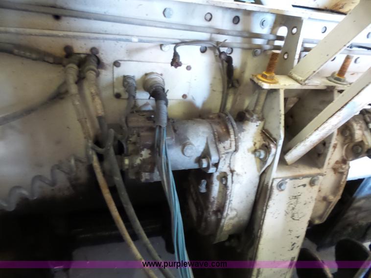 image for item J4961 Cedarapids CR551 hot mix asphalt spreader