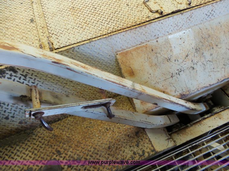 image for item J4961 Cedarapids CR551 hot mix asphalt spreader