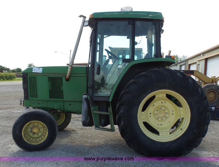 image for item J4962 2001 John Deere 6405 tractor