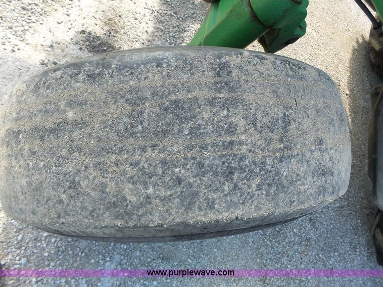 image for item J4962 2001 John Deere 6405 tractor