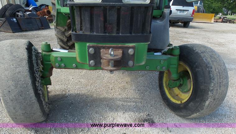 image for item J4962 2001 John Deere 6405 tractor