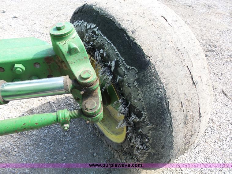 image for item J4962 2001 John Deere 6405 tractor