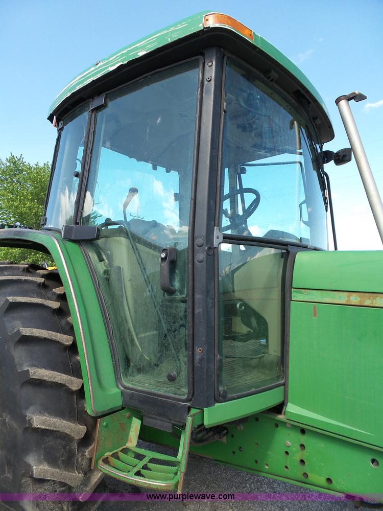 image for item J4962 2001 John Deere 6405 tractor