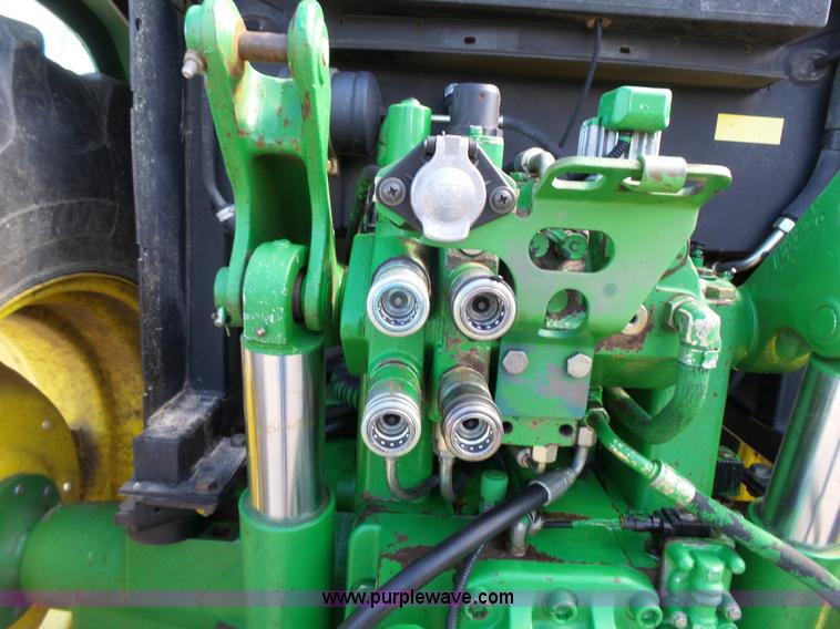 image for item J4962 2001 John Deere 6405 tractor