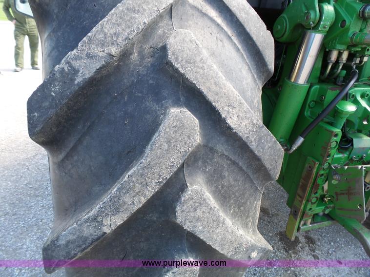 image for item J4962 2001 John Deere 6405 tractor