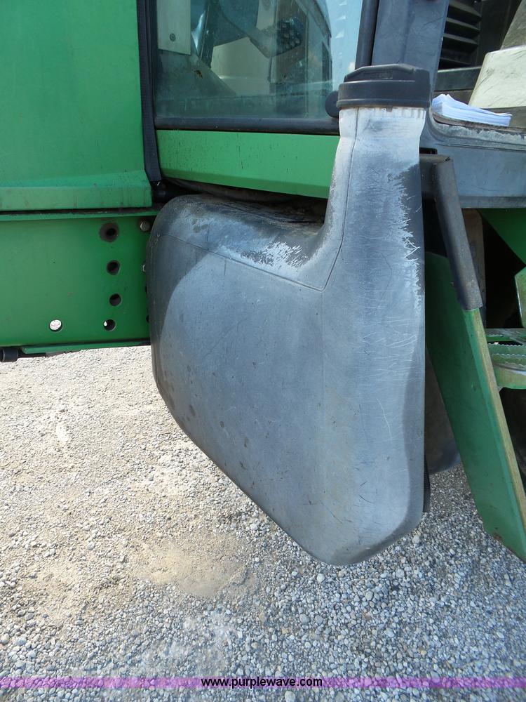 image for item J4962 2001 John Deere 6405 tractor