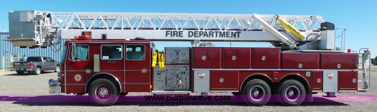 image for item J6107 1982 Hendrickson 1871-WS fire truck