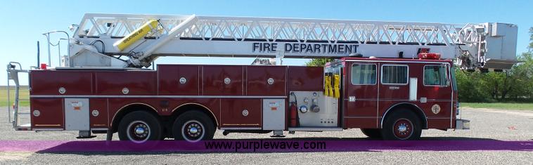 image for item J6107 1982 Hendrickson 1871-WS fire truck