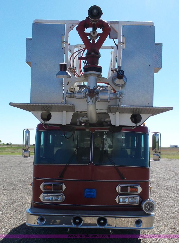 image for item J6107 1982 Hendrickson 1871-WS fire truck