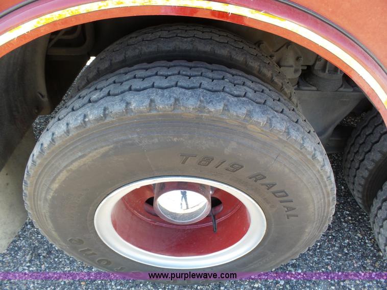 image for item J6107 1982 Hendrickson 1871-WS fire truck