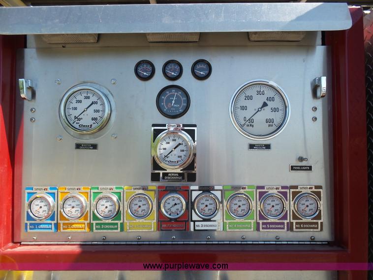 image for item J6107 1982 Hendrickson 1871-WS fire truck