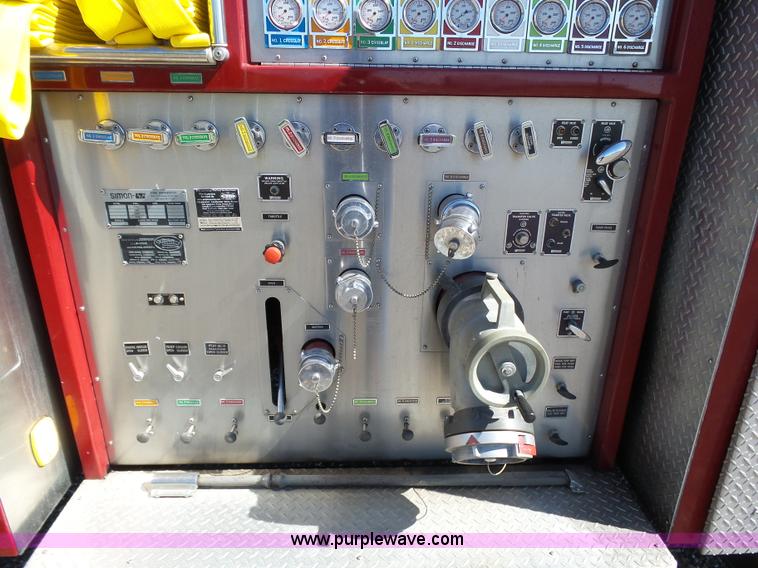 image for item J6107 1982 Hendrickson 1871-WS fire truck