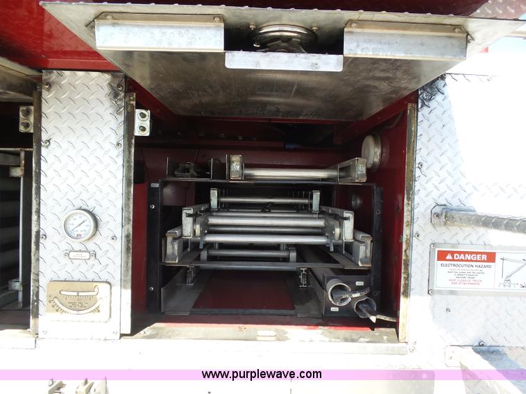 image for item J6107 1982 Hendrickson 1871-WS fire truck