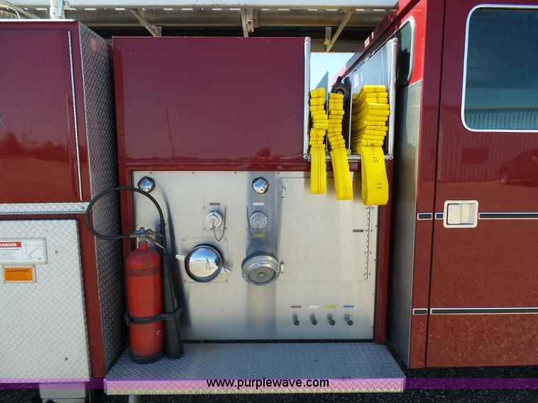 image for item J6107 1982 Hendrickson 1871-WS fire truck