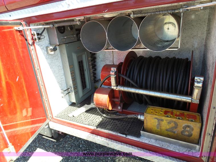 image for item J6107 1982 Hendrickson 1871-WS fire truck