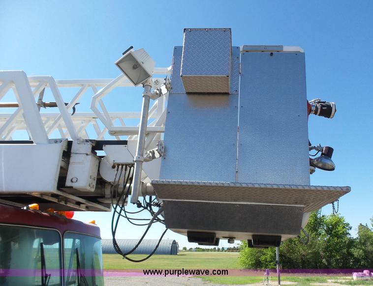 image for item J6107 1982 Hendrickson 1871-WS fire truck