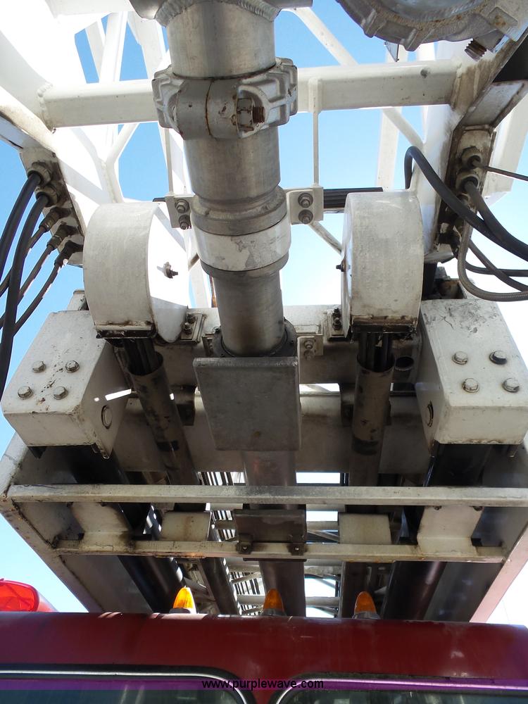 image for item J6107 1982 Hendrickson 1871-WS fire truck