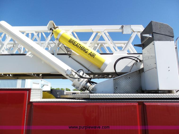 image for item J6107 1982 Hendrickson 1871-WS fire truck