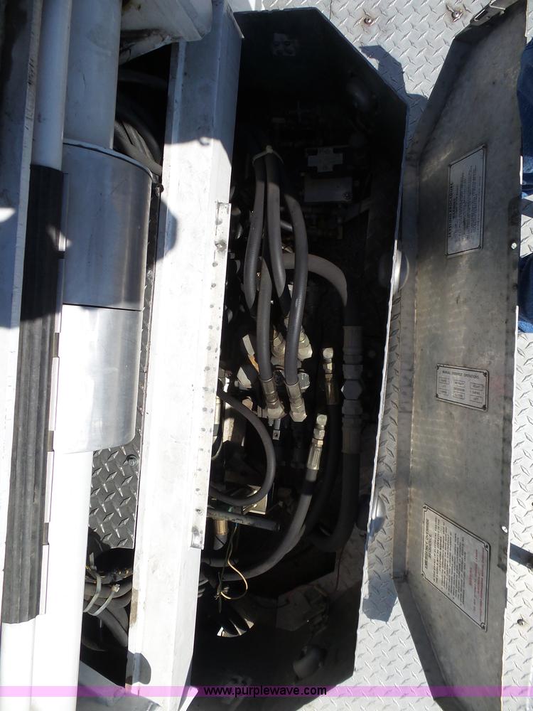 image for item J6107 1982 Hendrickson 1871-WS fire truck