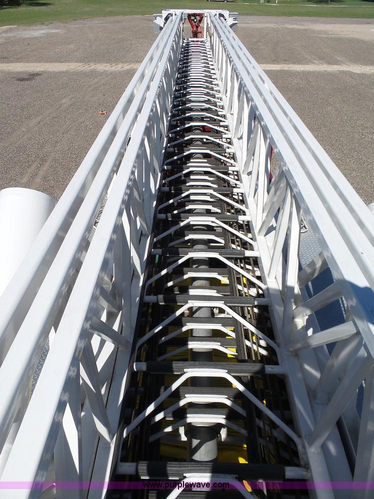 image for item J6107 1982 Hendrickson 1871-WS fire truck