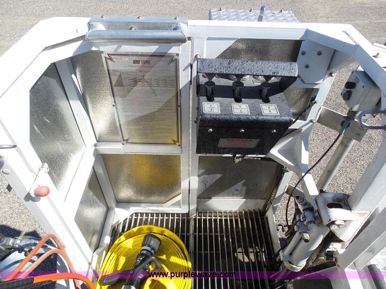 image for item J6107 1982 Hendrickson 1871-WS fire truck