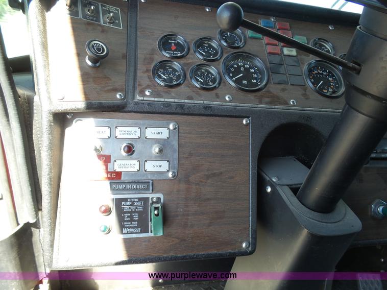 image for item J6107 1982 Hendrickson 1871-WS fire truck