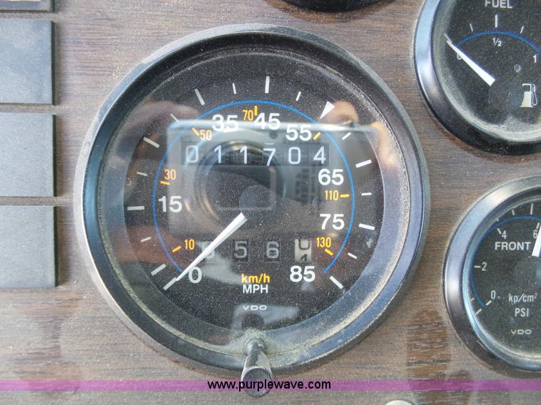 image for item J6107 1982 Hendrickson 1871-WS fire truck