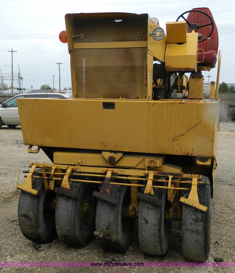 image for item J8977 Bros Inc SP3000 pneumatic roller