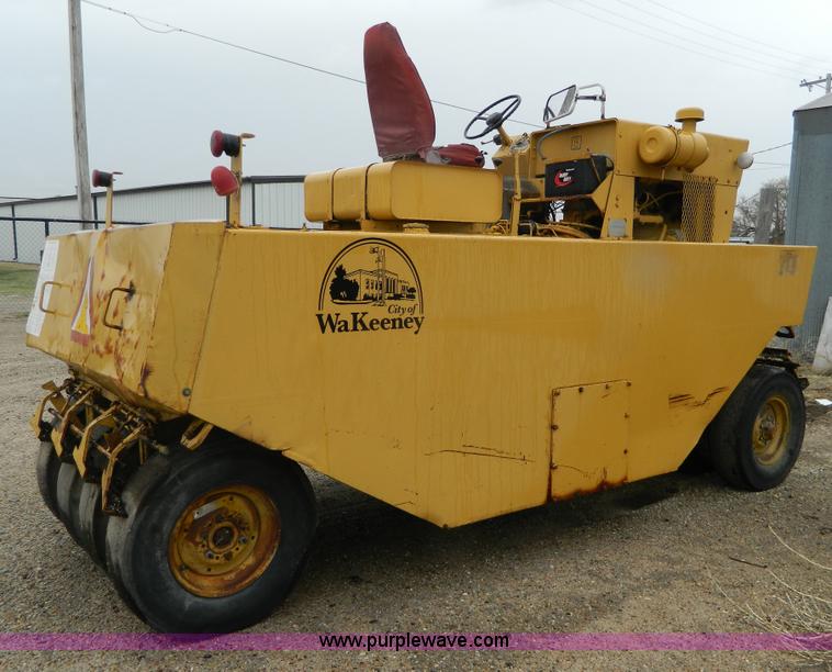 image for item J8977 Bros Inc SP3000 pneumatic roller